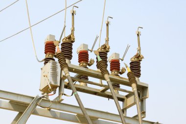 yüksek gerilim Trafo Merkezi ile anahtarları ve ayırıcı bir parçası