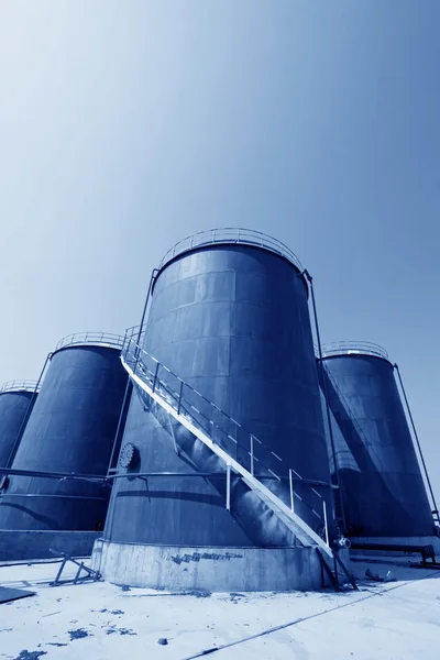 Storage tanks in a chemical plant — Stock Photo, Image
