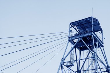 Derrick bir Demir madeni içinde sondaj