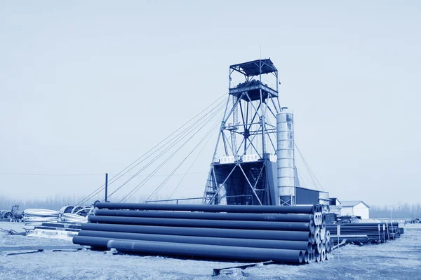 Γεωτρήσεις πύργων γεώτρησης στη ορυχείο σιδήρου macheng, luannan county, hebei pro — Φωτογραφία Αρχείου
