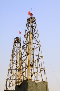 Derrick bir Demir madeni içinde sondaj