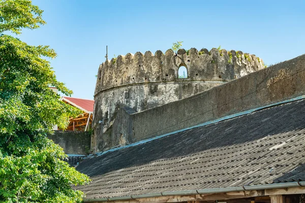 Toren van het Moslim Fort van Stone Town. Zanzibar, Tanzania — Stockfoto