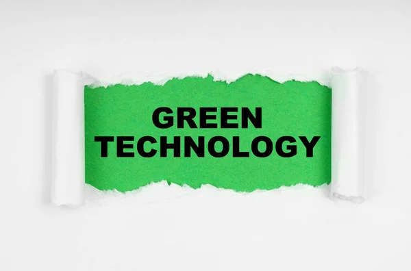 Экологическая Концепция Середине Белого Листа Бумага Разорвана Внутри Зеленом Фоне — стоковое фото