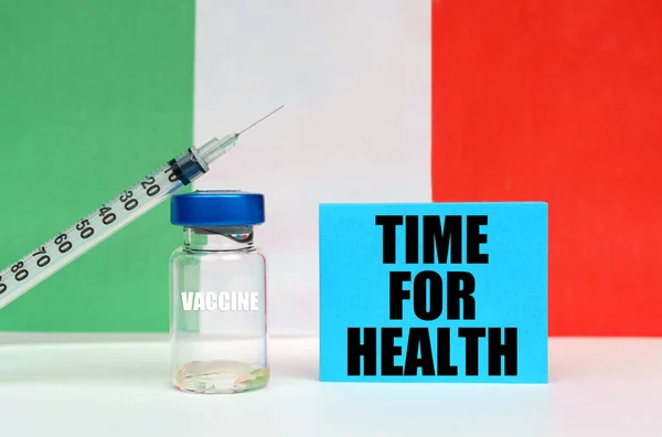 Medizinkonzept Impfstoff Spritze Und Blauer Teller Mit Der Aufschrift Zeit — Stockfoto