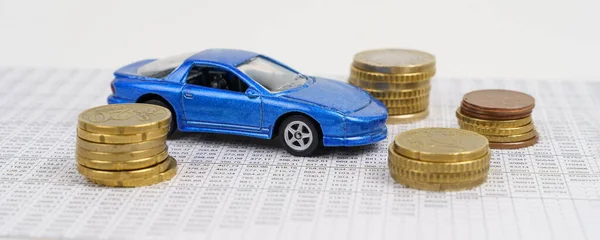 Business Finance Concept Toy Car Reported Moving Coins — Foto Stock