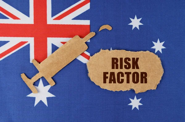 Orvosi Fogalom Ausztrália Zászlóján Egy Fecskendő Egy Szakadt Karton Karton — Stock Fotó