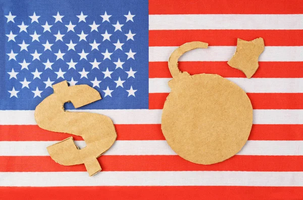 Concepto Crisis Económica Bandera Los Estados Unidos Yace Una Figura — Foto de Stock
