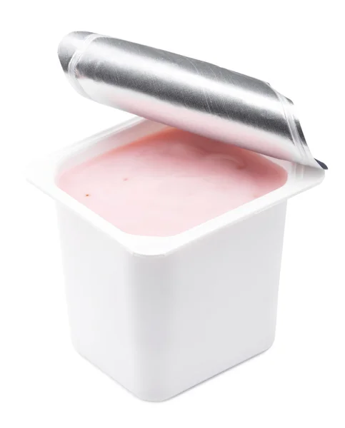 Strawberry yoghurt i öppnade yoghurt kruka — Stockfoto