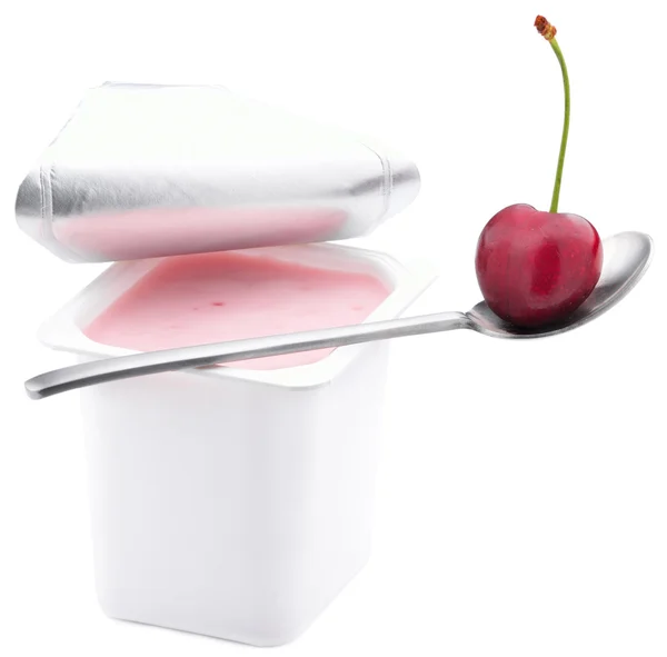 Jogurt wiśniowy w otwarty jogurt pot — Zdjęcie stockowe