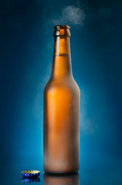 Botella de cerveza abierta — Foto de Stock