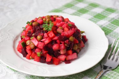 Rus pancar salatası