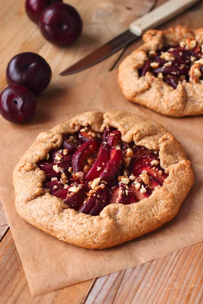 Gâteau végétarien sain aux prunes — Photo