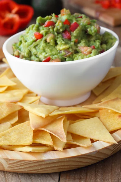 Mexican food. Home-made nachos chips and guacamole — Stock Photo, Image