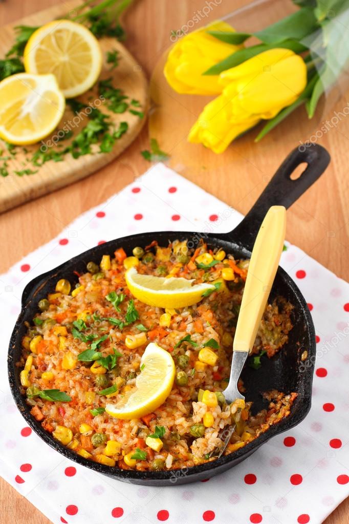 Vegetarian paella with corn