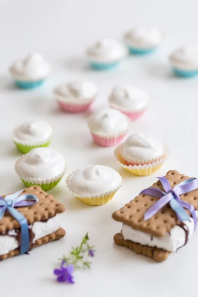 Kleine süße Desserts — Stockfoto
