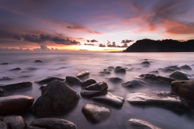 gün batımı ve deniz dalgası
