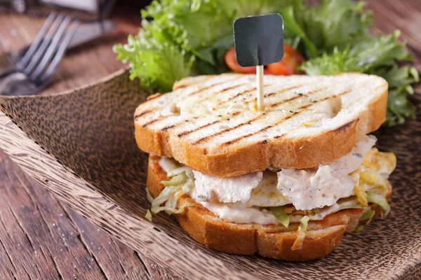 Chicken sandwich — Stock Photo, Image