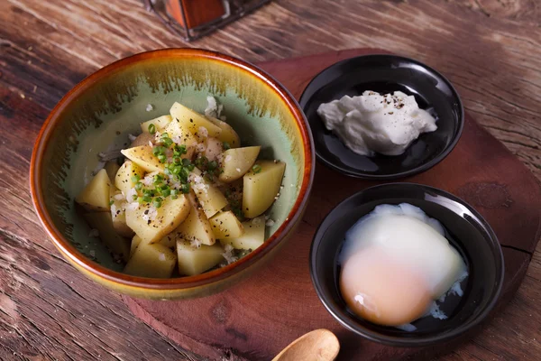 Insalata di patate con uovo — Foto Stock