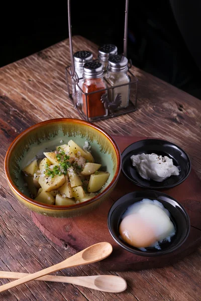 Insalata di patate con uovo — Foto Stock