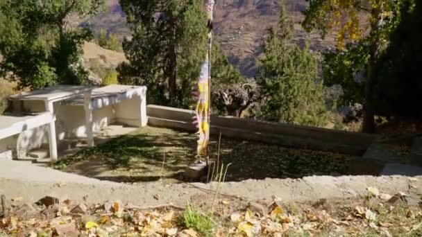 Podzim v Himalájích, Indie. Cesta umělce Roericha. — Stock video
