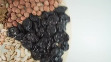 Kurutulmuş kayısı seçimi. Kurumuş meyvelerin faydaları ve zararları