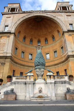 Vatikan müzelerinin iç avlusu