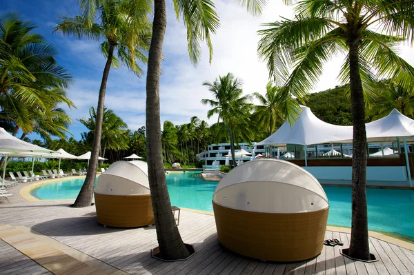 Tropical Island Swimming Pool — Stock Photo, Image