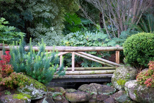 Ponte de jardim — Fotografia de Stock