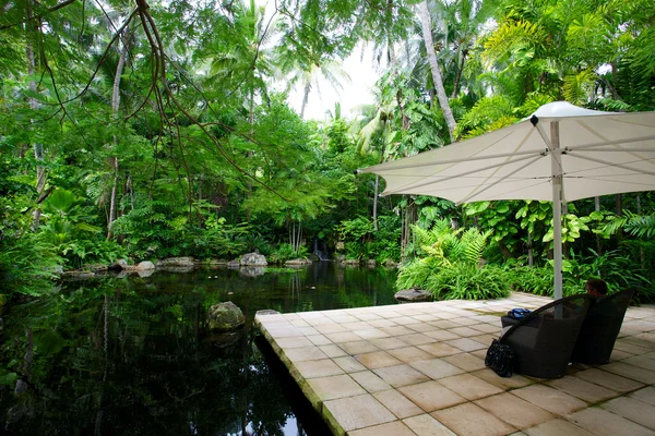 Garten setting hayman island australien — Stockfoto