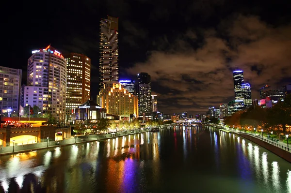 Yarra river melbourne på natten — Stockfoto