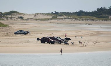 Lewes, Delaware, ABD - 21 Eylül 2021 Cape Henlopen Plajı 'ndaki balıkçının manzarası