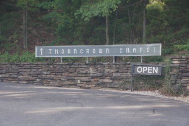 Caroll County, Arkansas, U.S.A - June 23, 2022 - The welcome sign into Thorncrown Chapel