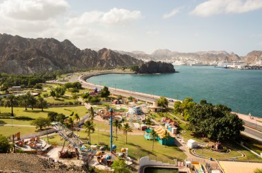 sahil şeridine eğlence parkı