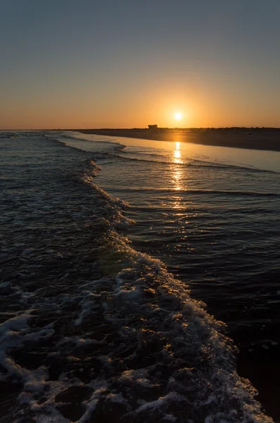 Alba su una spiaggia — Foto Stock