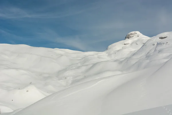 Hóval borított hegyek — Stock Fotó