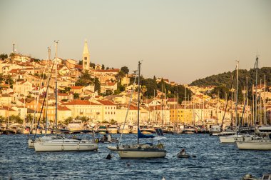 teknelerin liman ile mediteraneum kenti