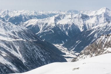 Alp Dağları ile çevrili vadi