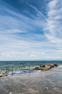 denize giden merdivenler 