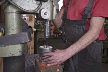 Atölye delme makinesi