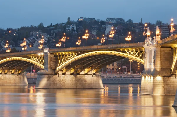 Detalhe da ponte iluminada — Fotografia de Stock