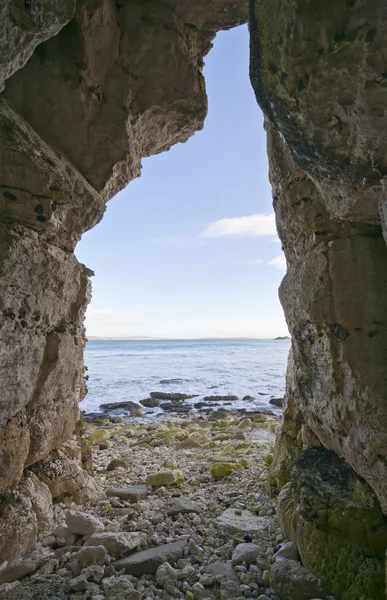 Jakt från strand grotta — Stockfoto