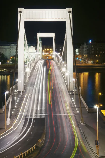 Elisabeth Köprüsü ile gece Budapeşte — Stok fotoğraf