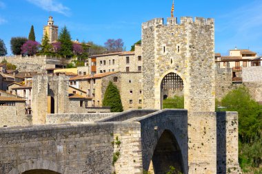 Besalu Köyü (Catalonia)