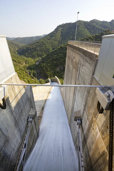 Otevřete brány baells dam — Stock fotografie