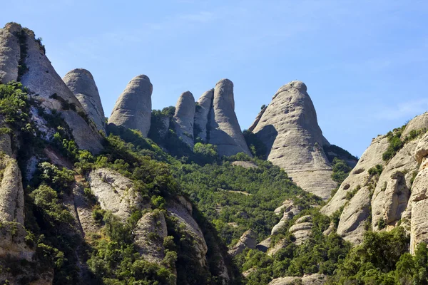 Masyw górski Montserrat oddalony — Zdjęcie stockowe