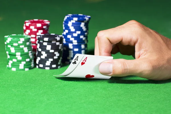 Poker spielen Stockbild