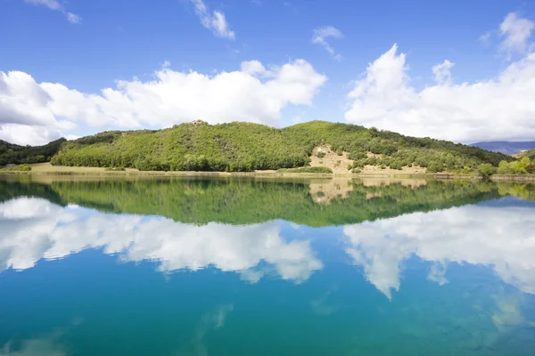 Montcortes lake — Zdjęcie stockowe