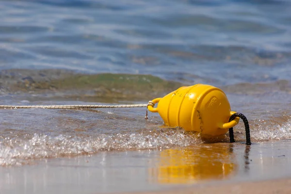 Boyas Seguridad Amarillas Flotando Playa — Foto de Stock