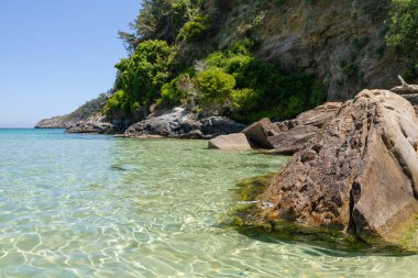 Deniz kıyısının panoramik manzarası. Thasos, Yunanistan