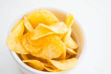 patates cipsi beyaz kase